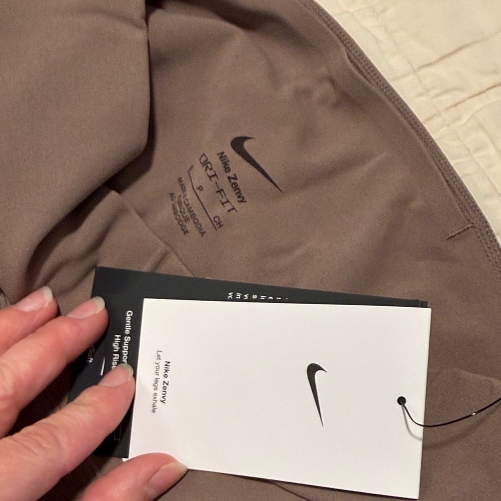 Nike Brown High-Rise Leggings - Picture 5 of 6